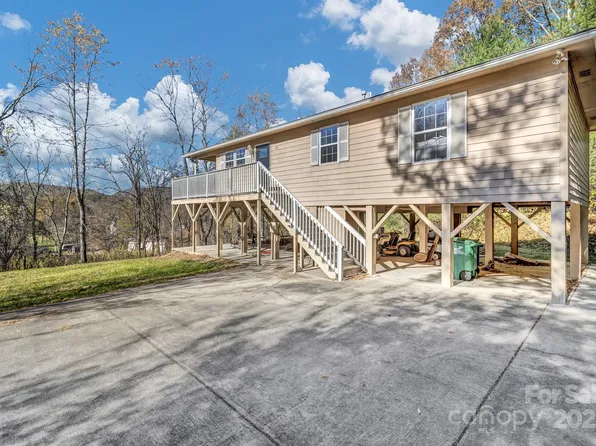 133 Sharon Rd, Fairview, NC 28730