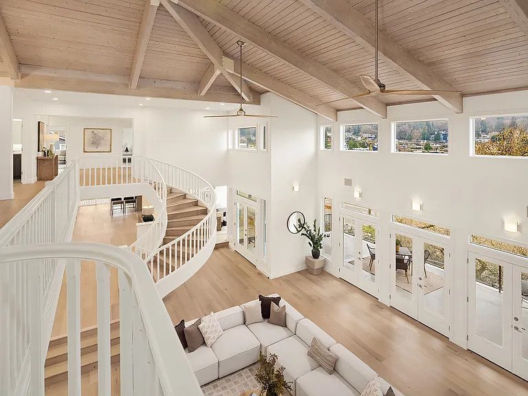 Soaring 25' ceilings