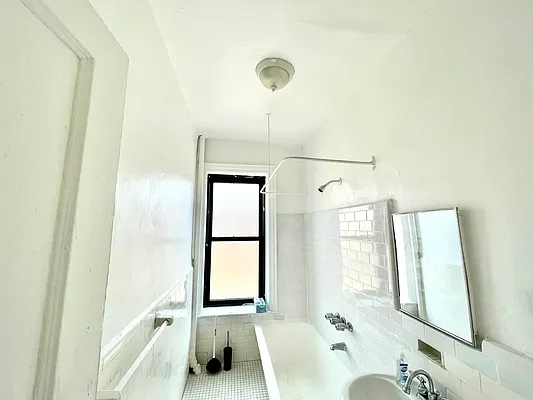 Rented by Pear NYC LLC | media 18