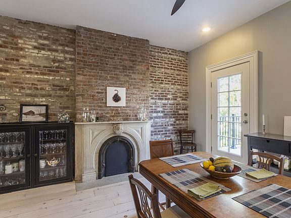 4th image of 154 Sussex St #2