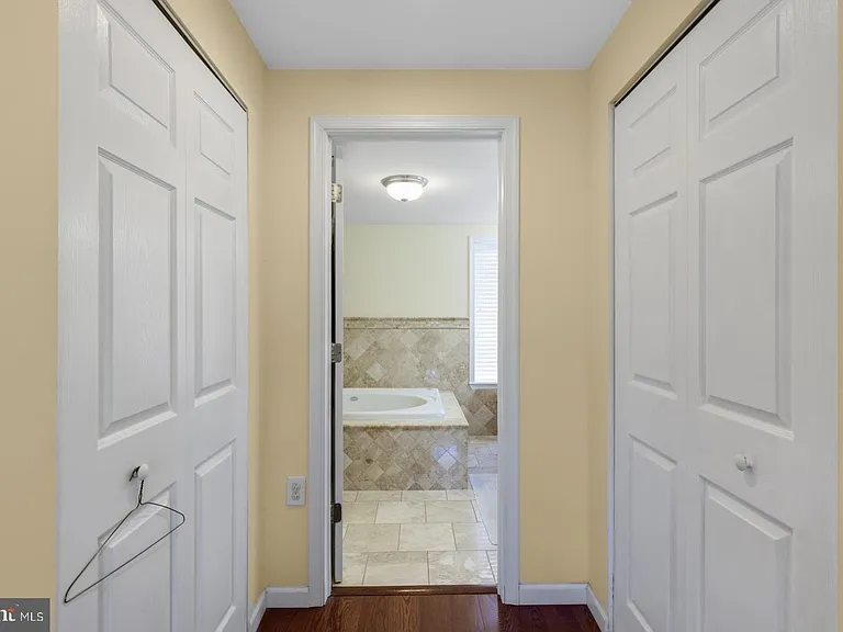 1933 Parrish St — Photo 37