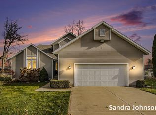 12712 Sunrise Ct, Wayland, MI 49348