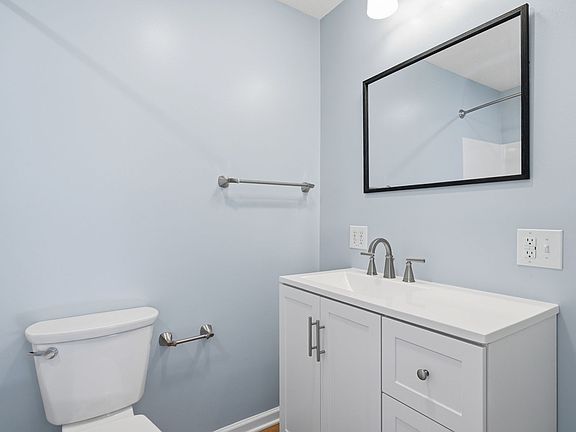 4th image of 720 Hurd Ave