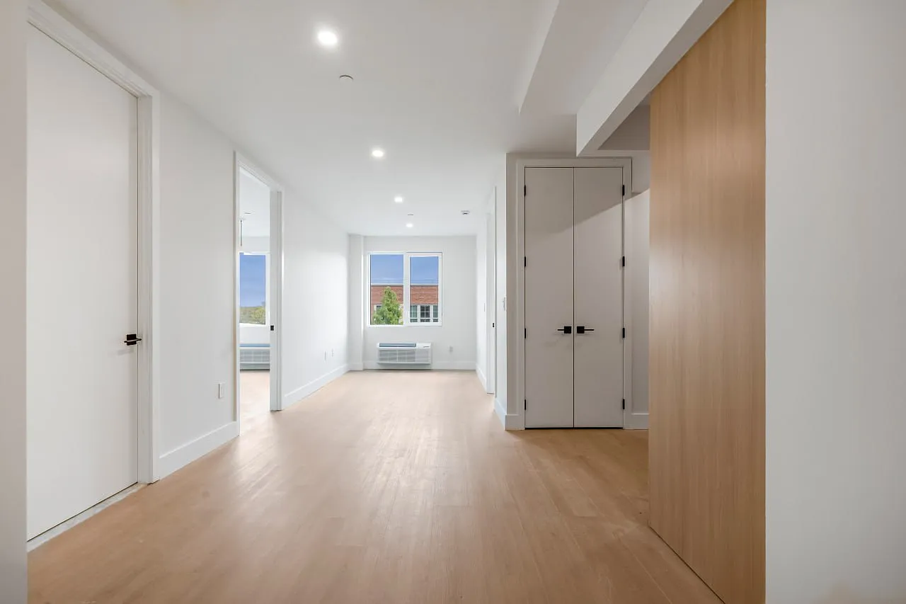 85 East 53rd Street — Photo 1