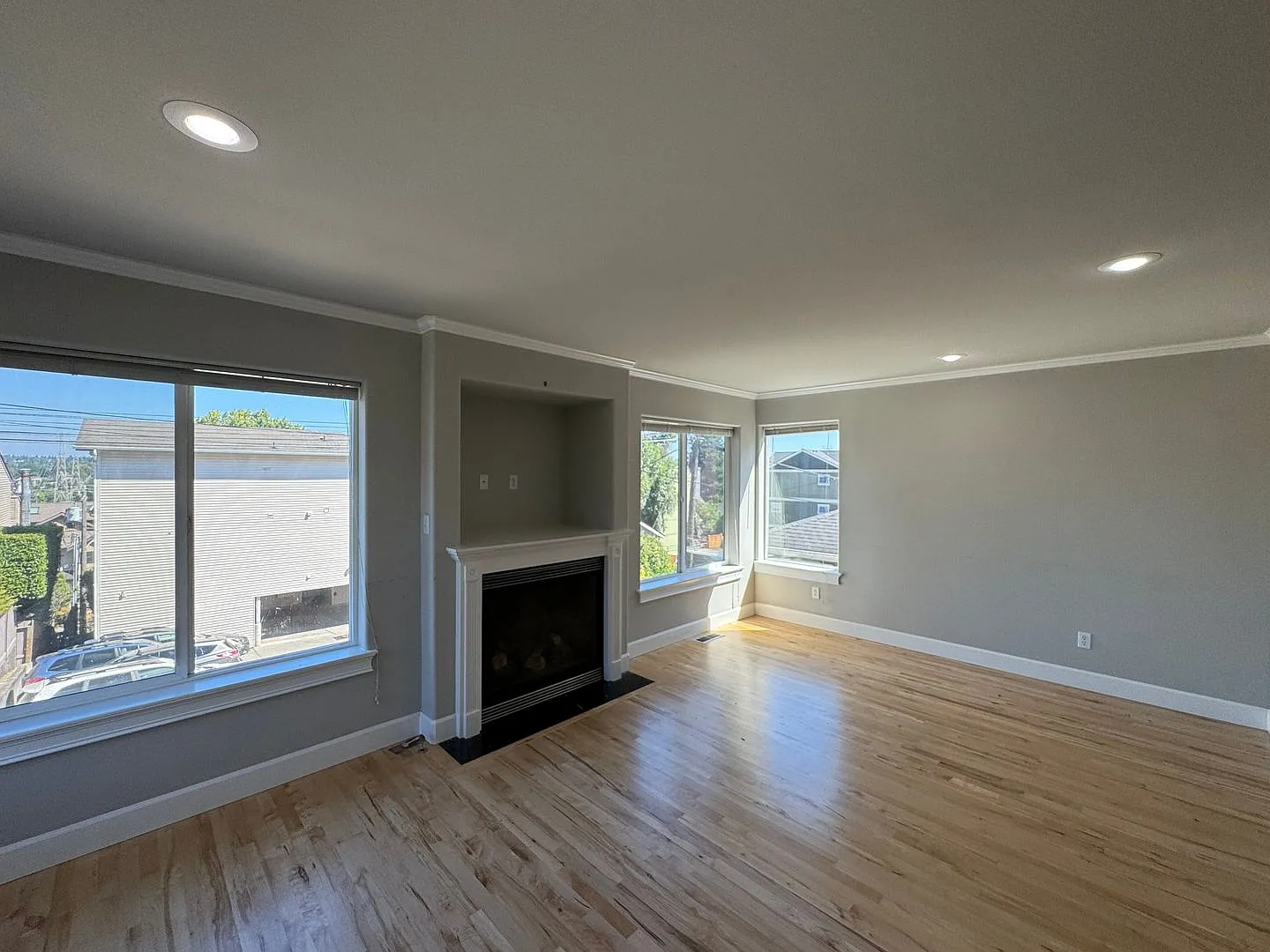 Spacious 5BR Queen Anne Townhome — Photo 2