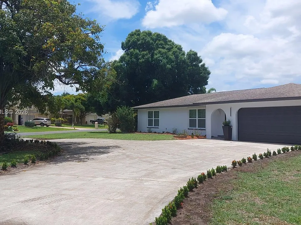 320 SE 15th Pl