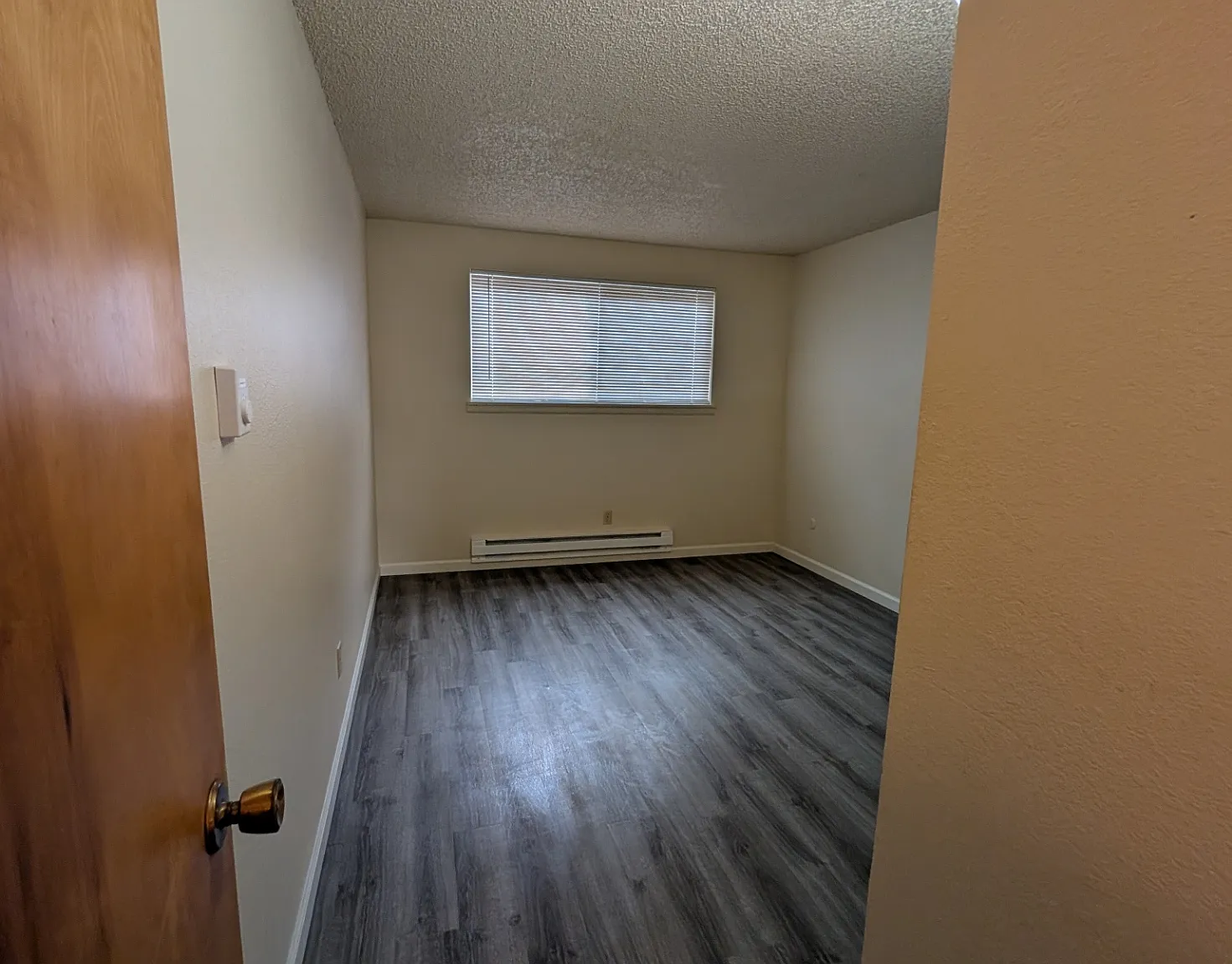 Towncrest Manor — Photo 1