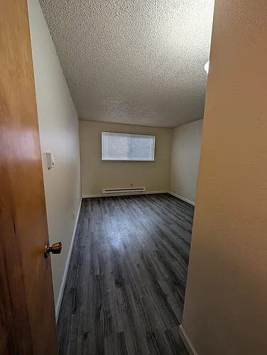 Towncrest Manor Photo 1