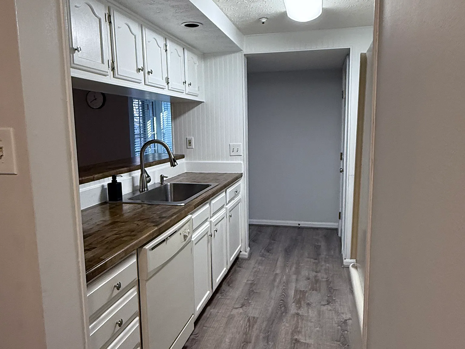 626 Belle Dora Ct — Photo 4