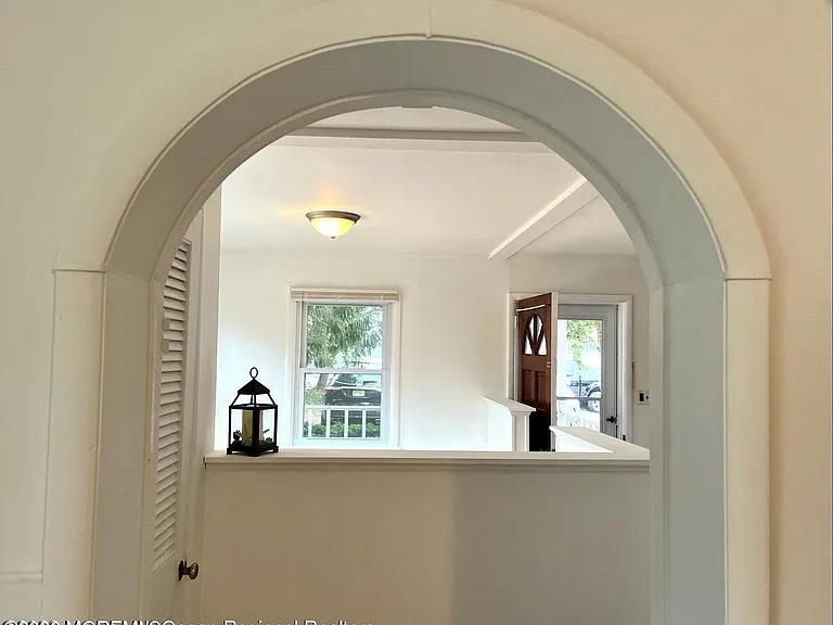 1608 Bay Ave #1 — Photo 5