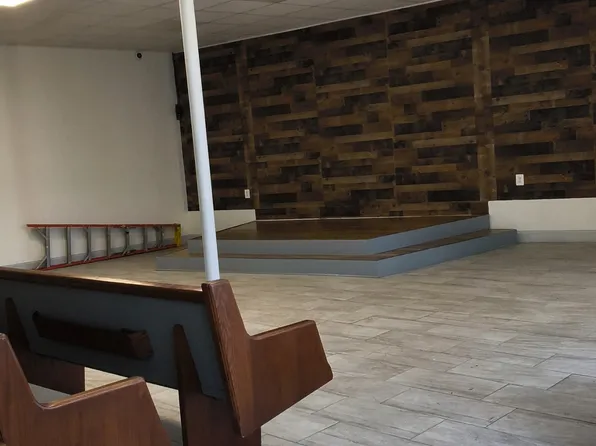 1792 Pleasant St #2, Fall River, MA 02723