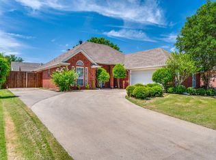 1005 Diane St, Aubrey, TX 76227