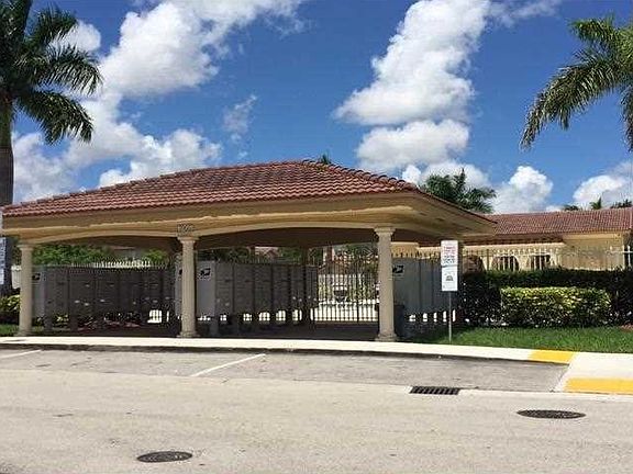 5th image of 10749 NW 78th Ter