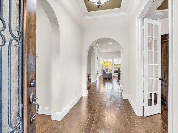 4th image of 8723 Long Cross Dr