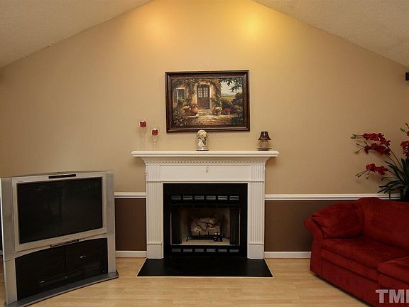 4th image of 103 Bodine Dr
