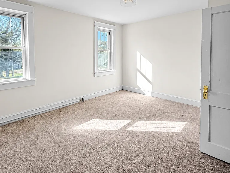1013 Bank St — Photo 21