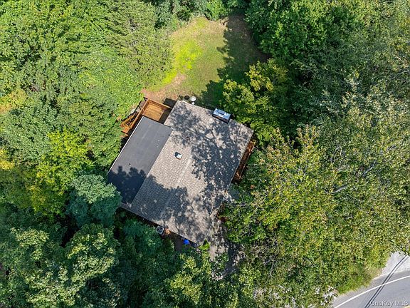 3rd image of 76 Old Tarrytown Road