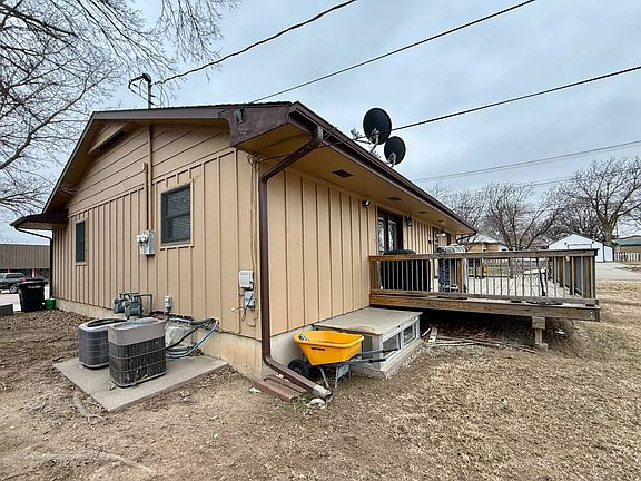 3rd image of 222 W Main St