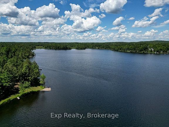 3rd image of 40 Twin Shore Ln