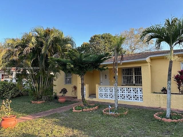 1st image of 640 NW 191st St