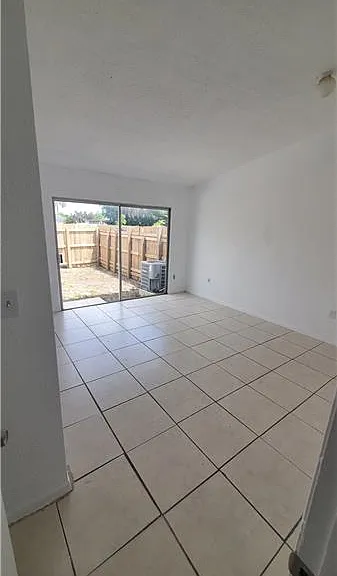 18047 NW 41st Pl — Photo 9