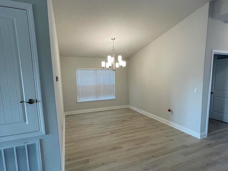 3851 Redbud Way — Photo 6