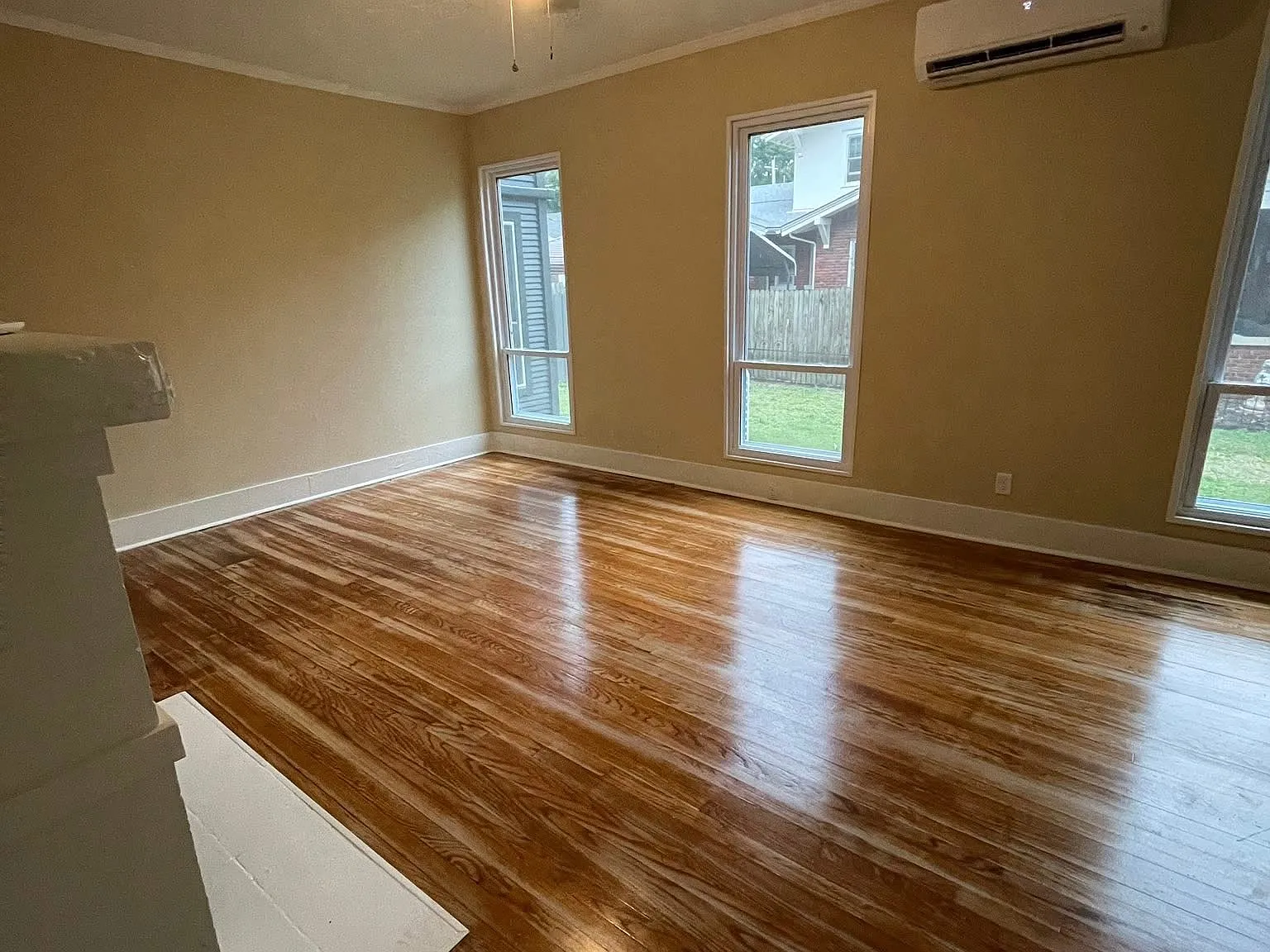 522 N Morton Ave — Photo 3
