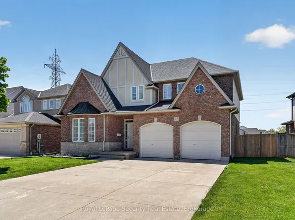 37 Fredonia Cres, Saint Catharines, ON L2S 4C3