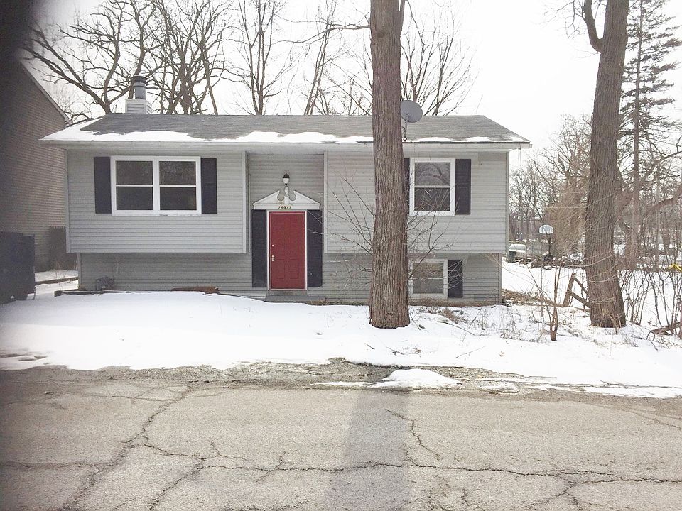 1st image of 18911 W Hickory St