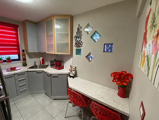 Sold by Dom Realty | media 17