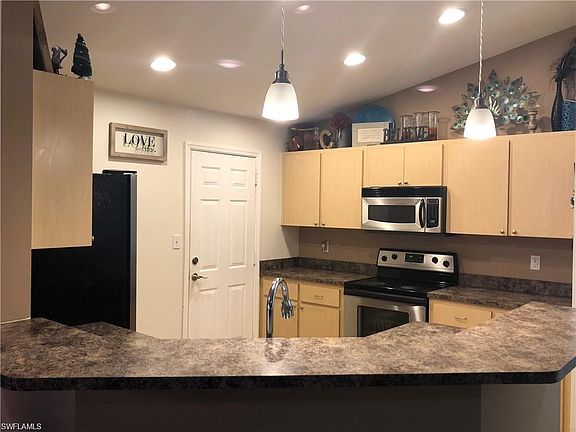 2nd image of 850 Thatcher Blvd