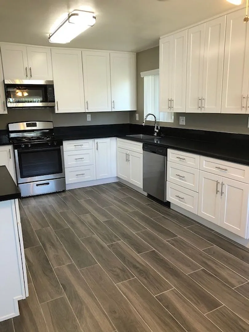 Newly Renovated 2 Bedroom — Photo 2