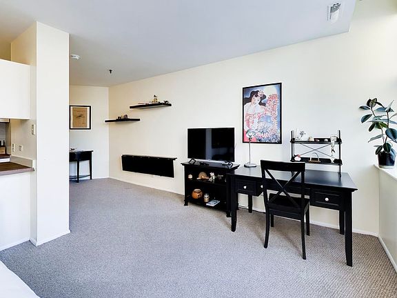 5th image of 680 S Federal St APT 904
