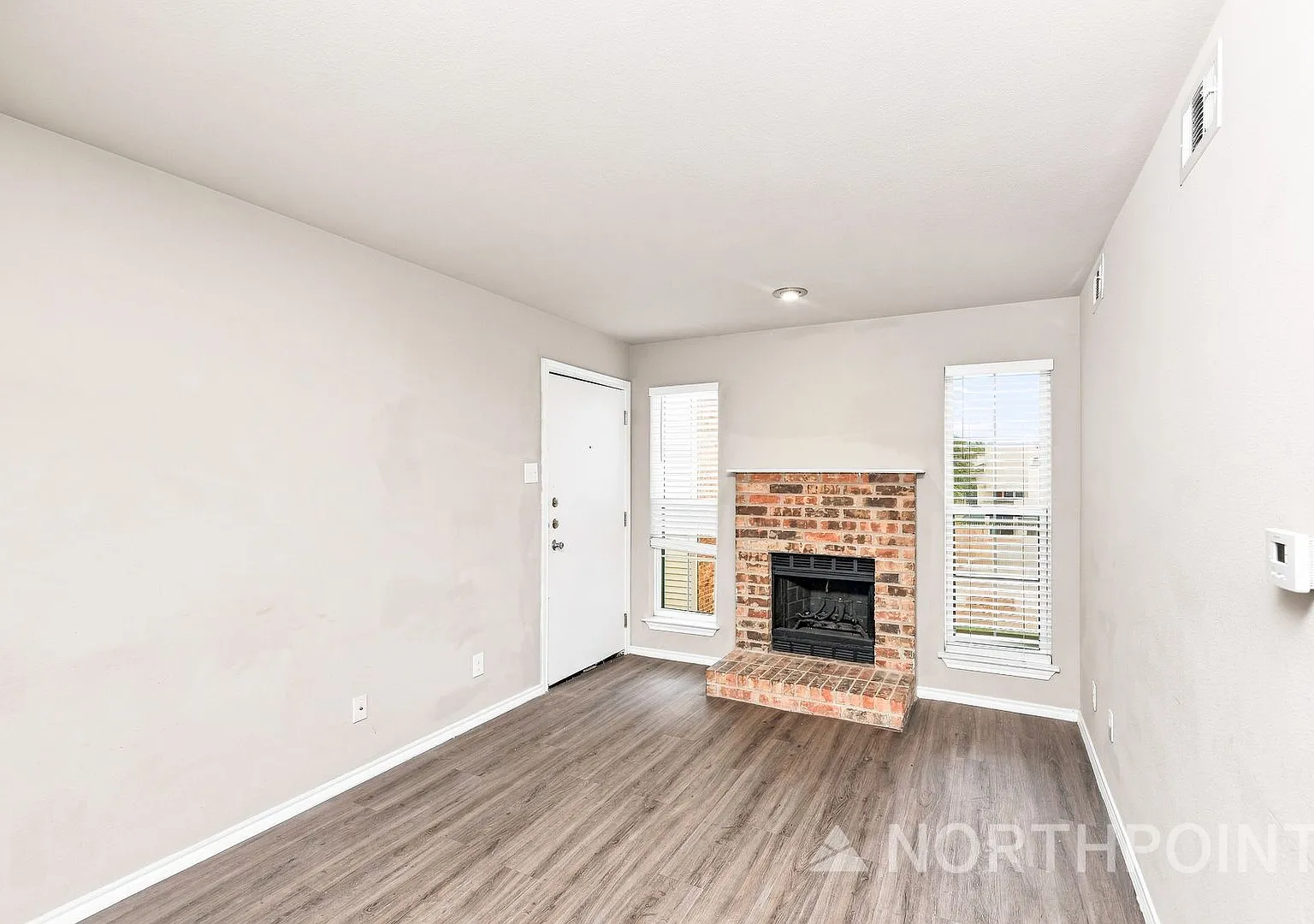 9520_Royal Ln #220 — Photo 2
