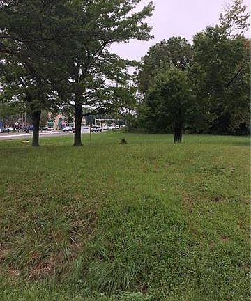 2nd image of 100 Shenandoah Ln