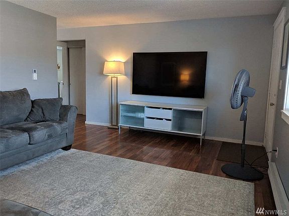 2nd image of 11518 11520 65th St Ct E