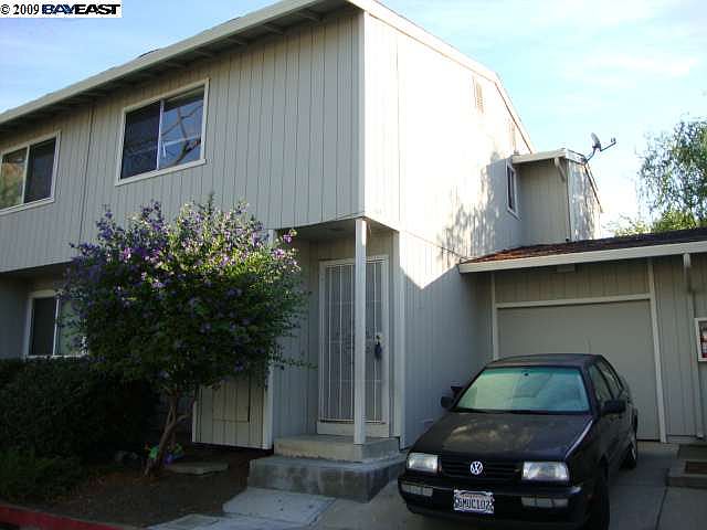 1st image of 631 Foster Ct