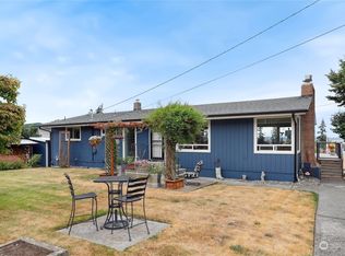 802 38th St, Anacortes, WA 98221