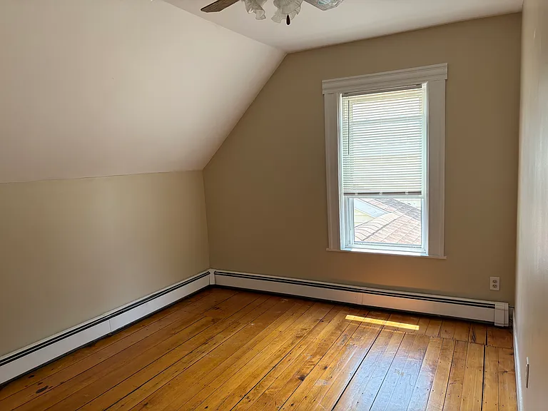 11 Ray Ave — Photo 24