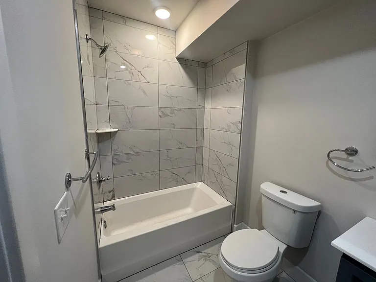 Brand New Luxury Apartments — Photo 29