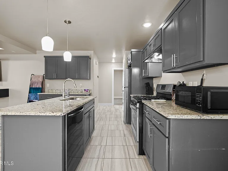 14724 Mountain Breeze Ave — Photo 11