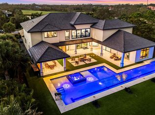 3236 Founders Club Dr, Sarasota, FL 34240