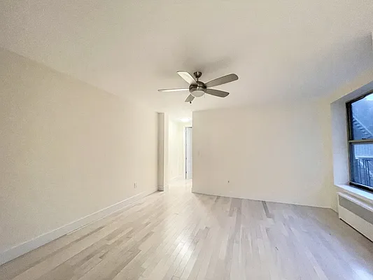 Rented by FirstService Realty (legacy) | media 4