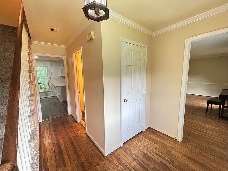 10 Kates Gln — Photo 2