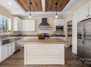 493 Patterson Rd, Hendersonville, NC 28739