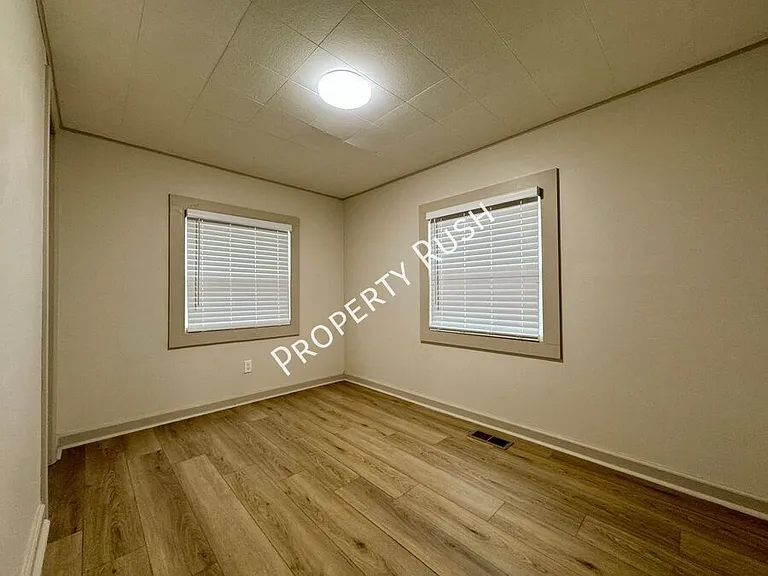 975 Beason Dr — Photo 14