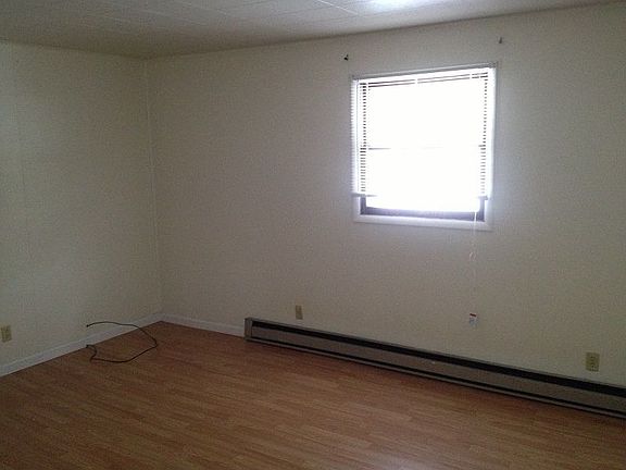 4th image of 2418 5th Ave E