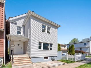 16 Cross St, Vauxhall, NJ 07088