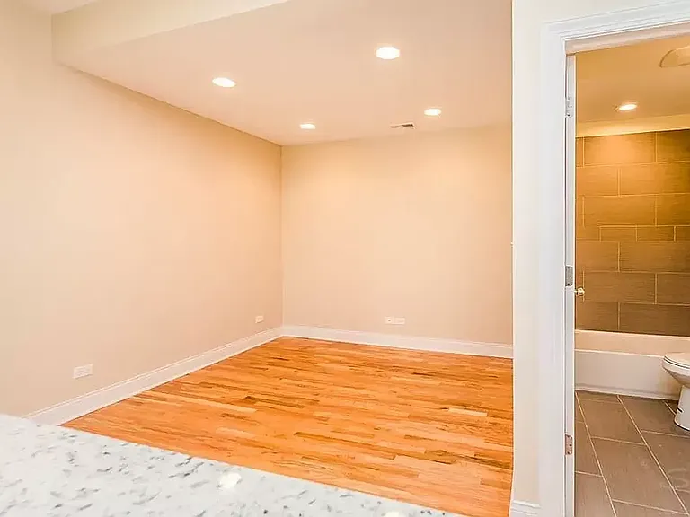 1630 W Cermak Rd #1F — Photo 8
