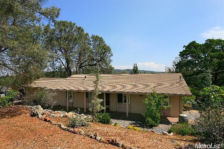 1st image of 4116 Helen Ln